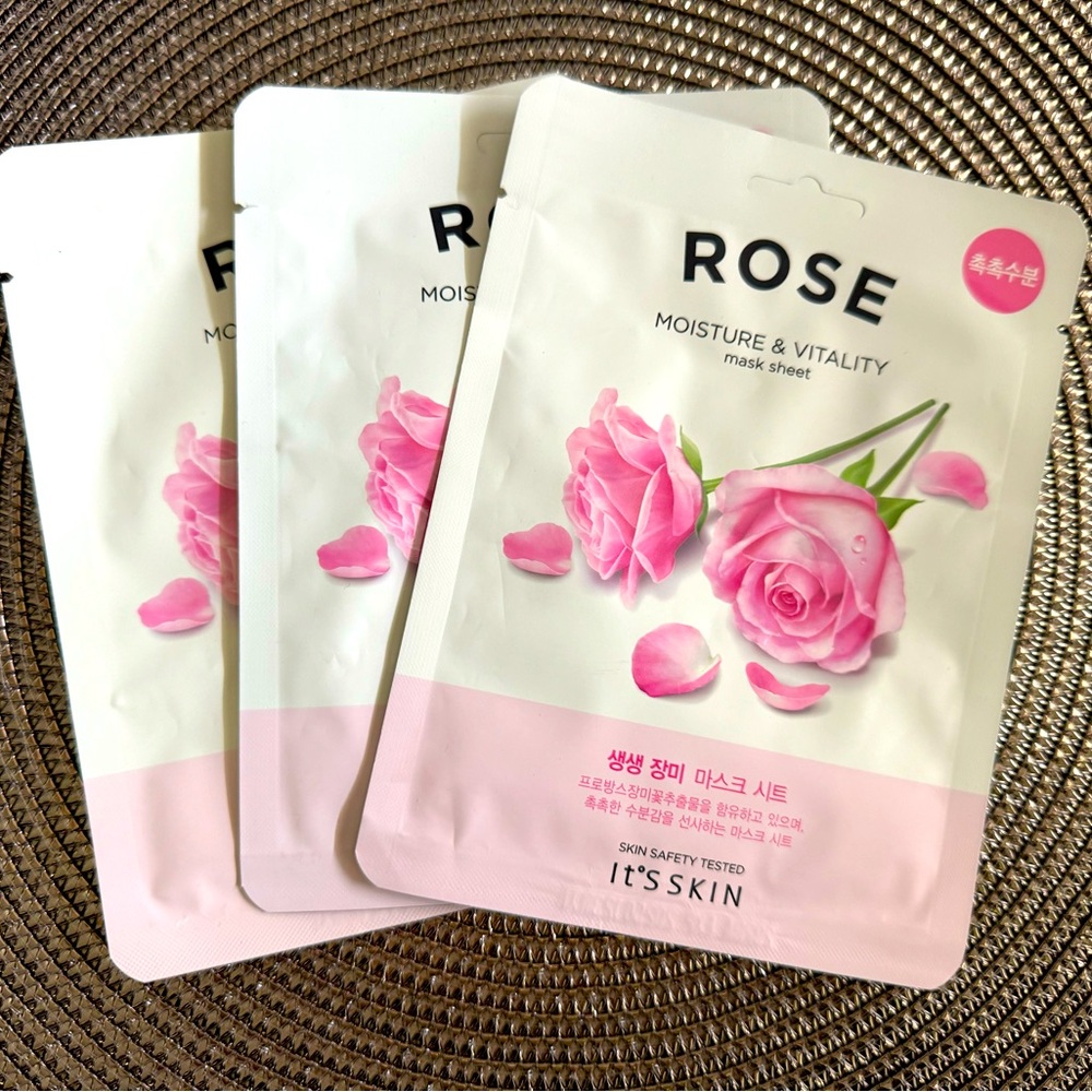 NEW 3 Rose Moisture & Vitality Face Mask Sheets